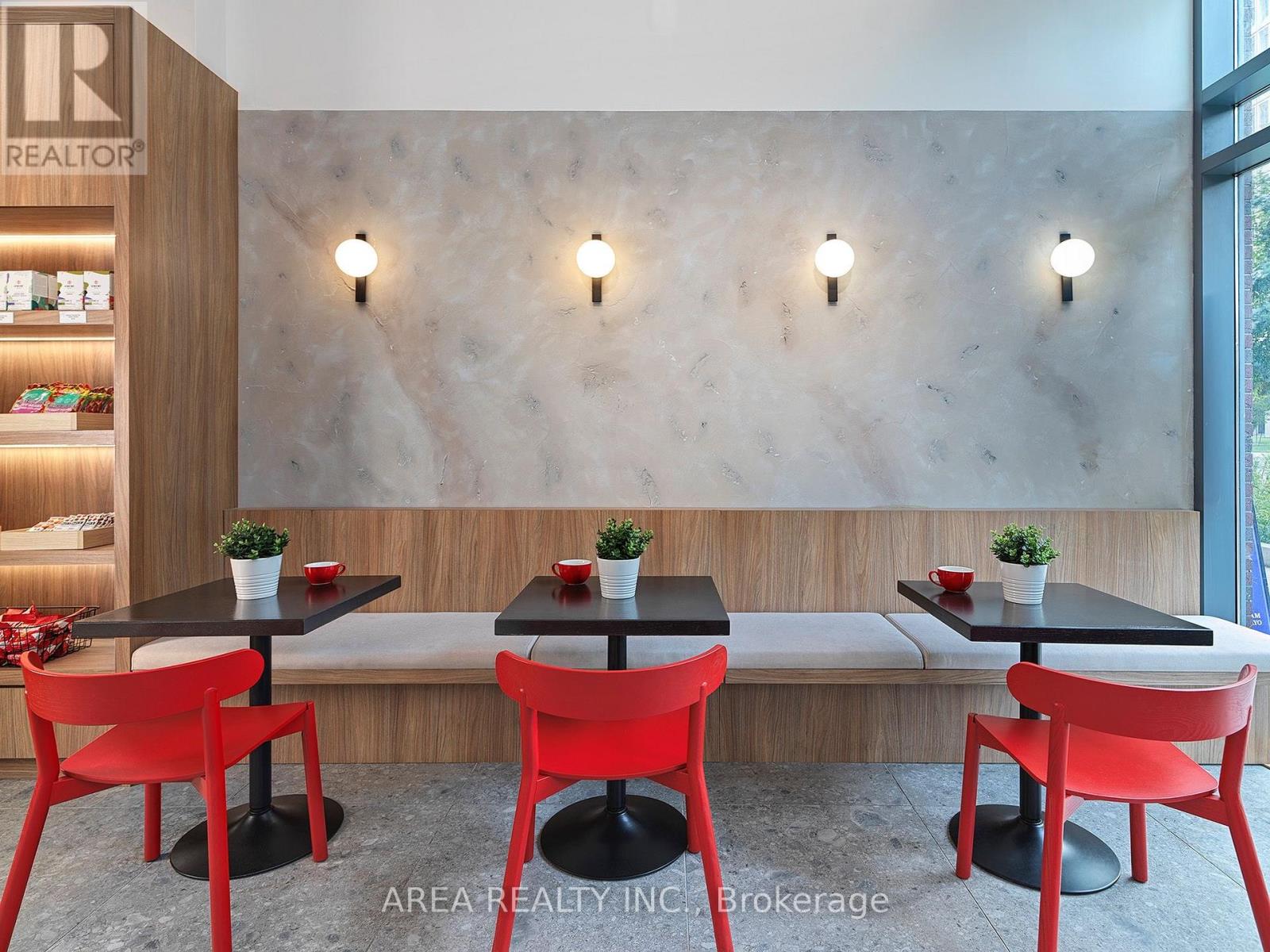 108B - 233 COLLEGE STREET