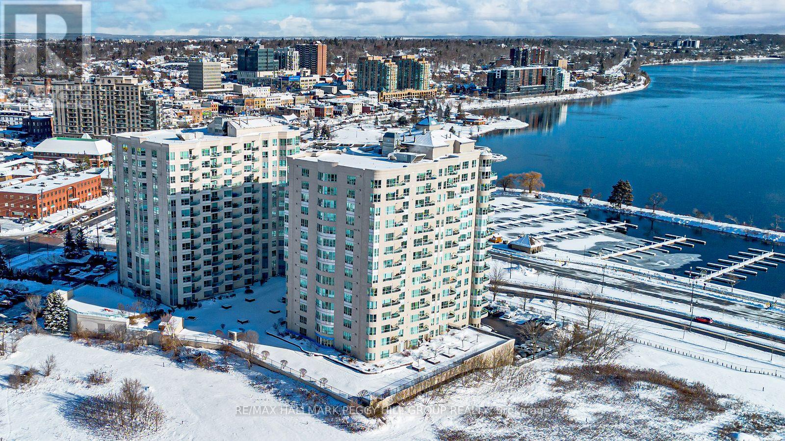 401 - 2 TORONTO STREET