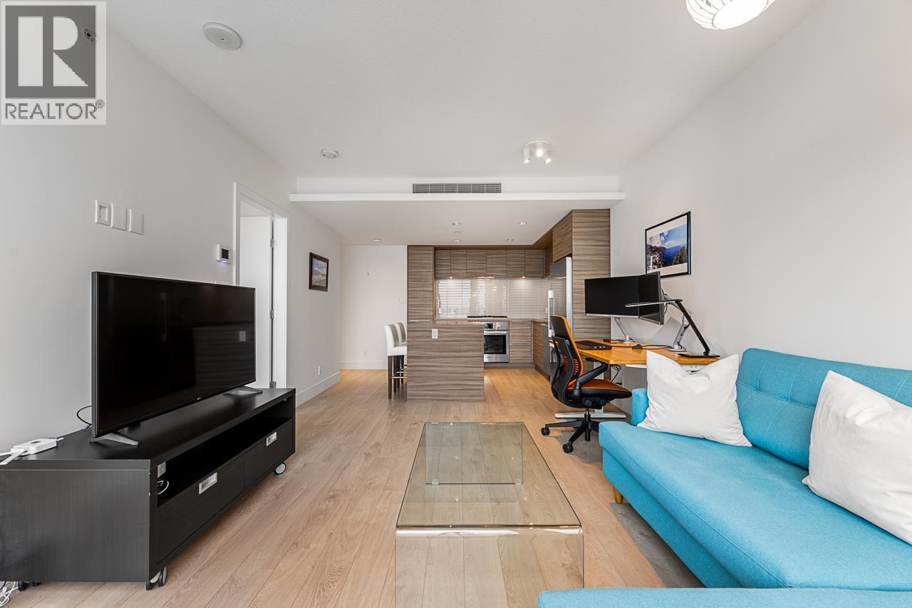 2106 1550 FERN STREET