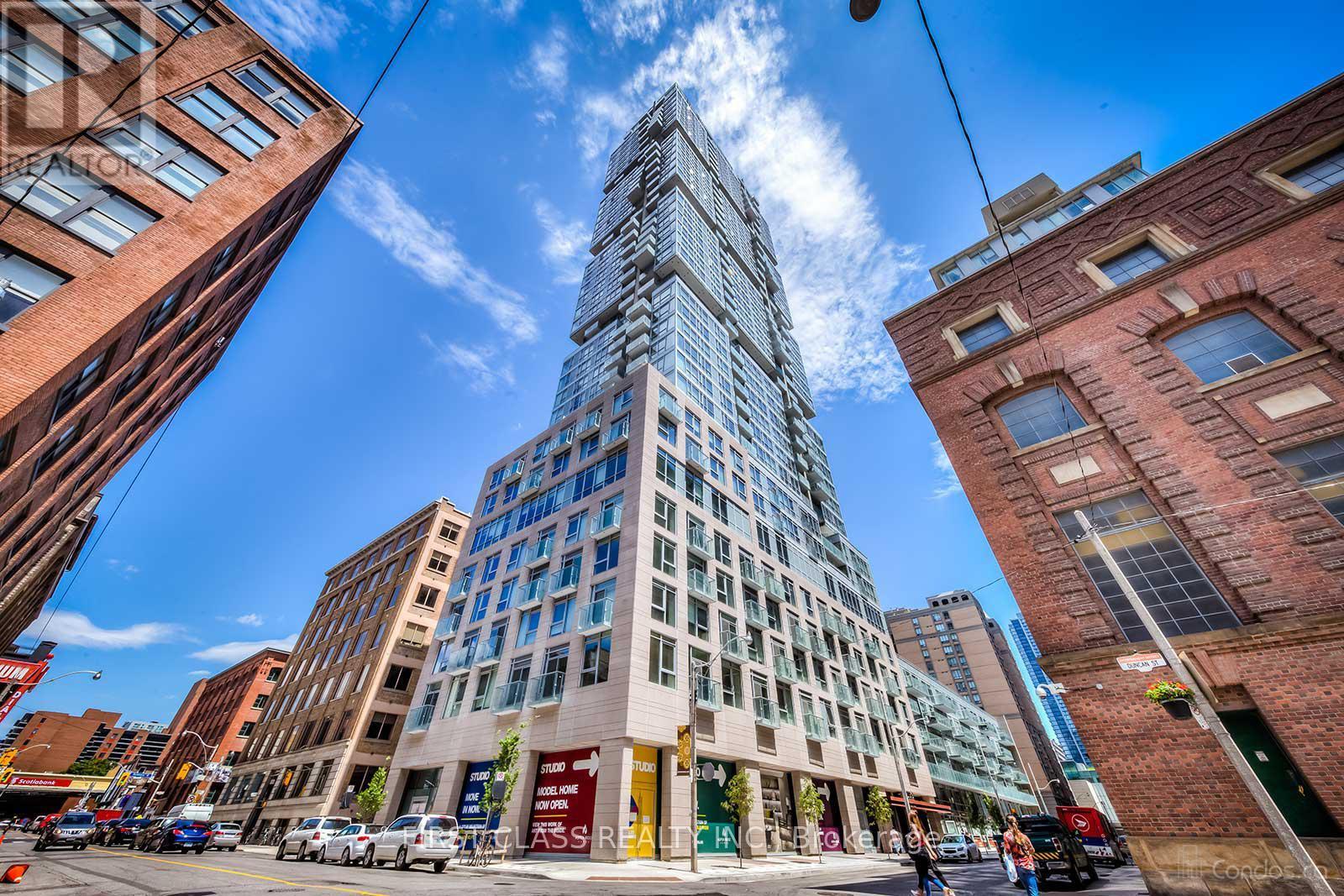 4104 - 30 NELSON STREET