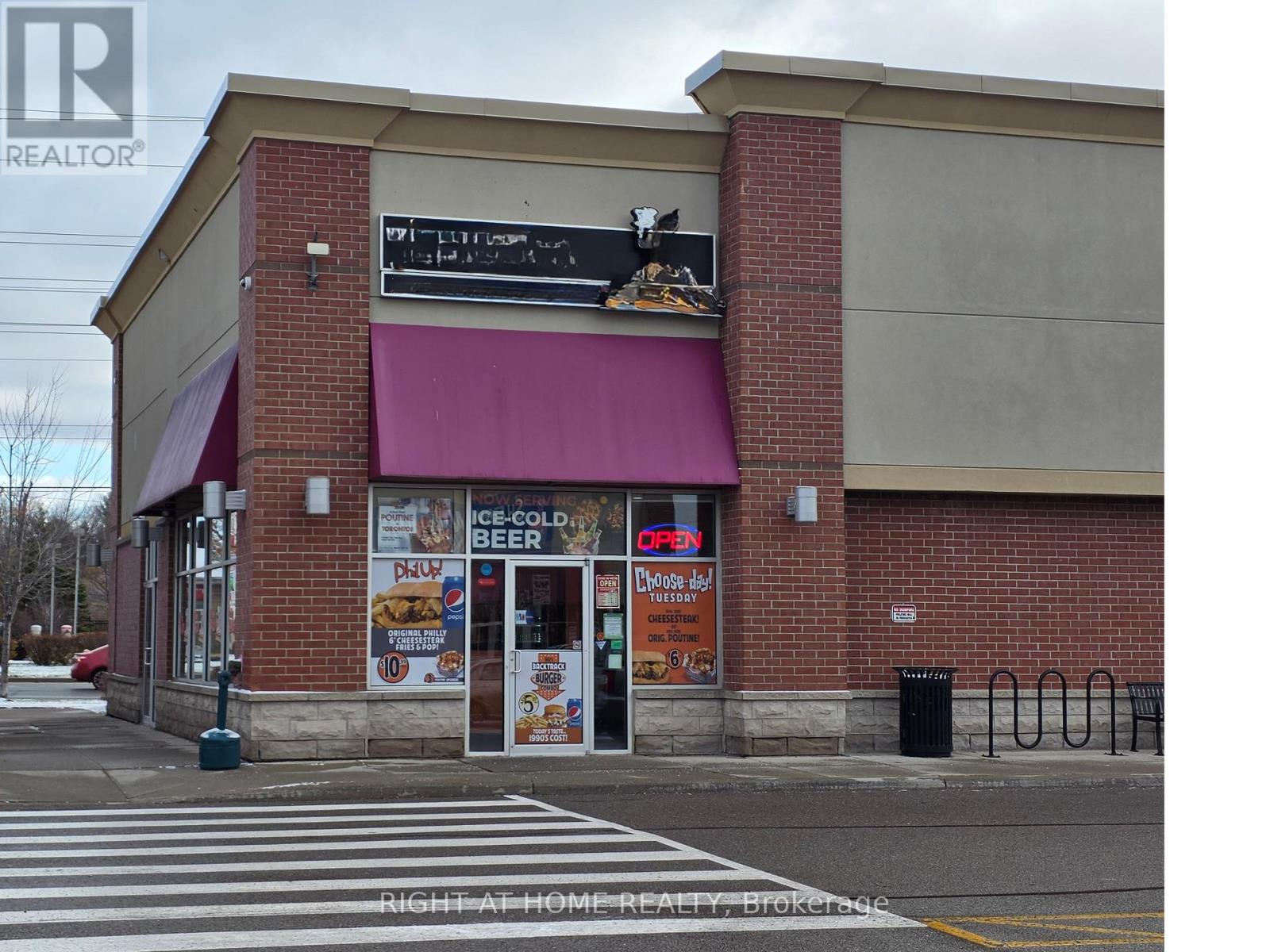 E1 - 710 TAUNTON ROAD E