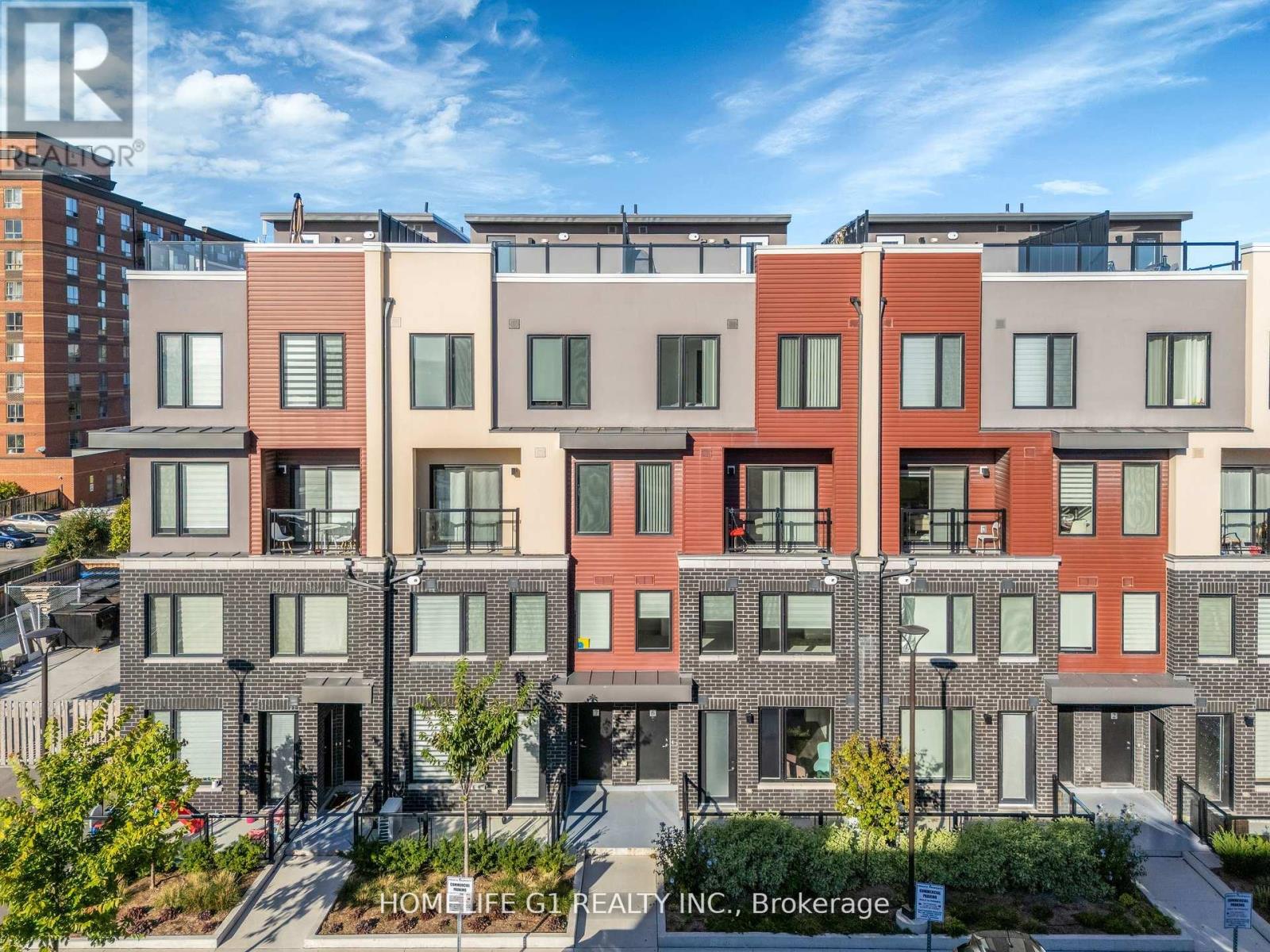 5 - 3429 RIDGEWAY DRIVE