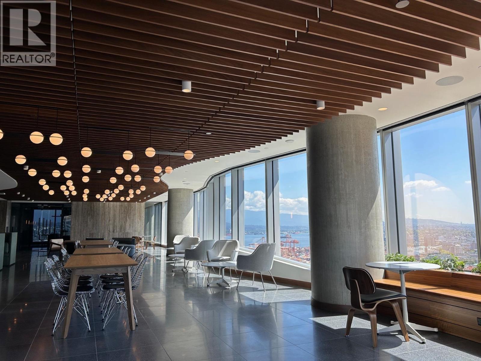 1050 320 GRANVILLE STREET