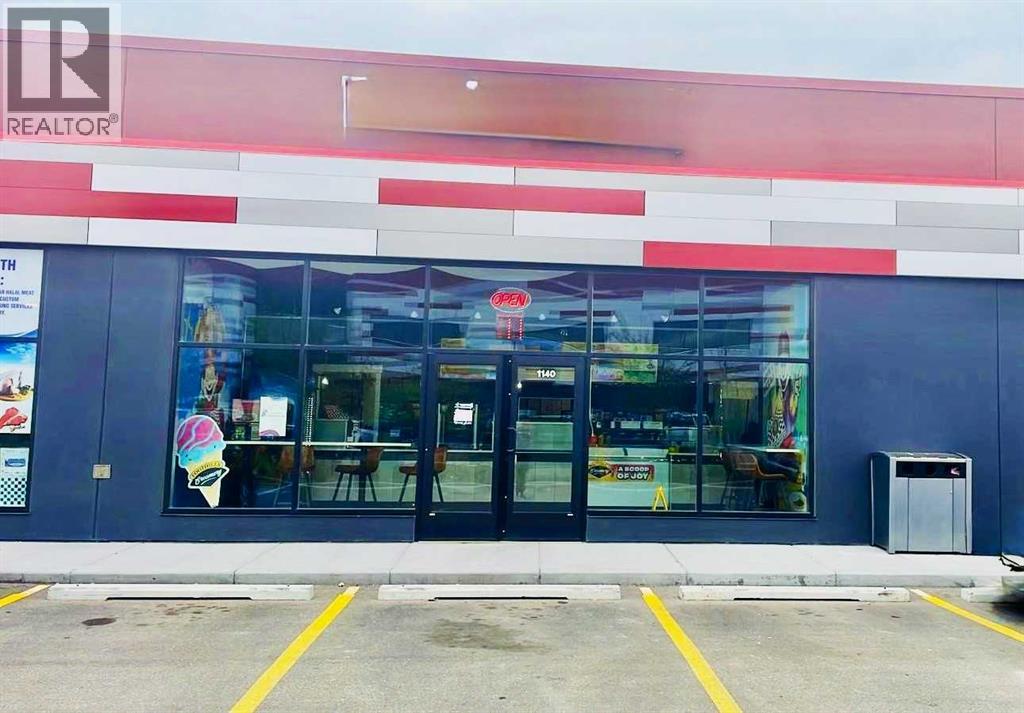 1140, 28 Kingsview Road SE