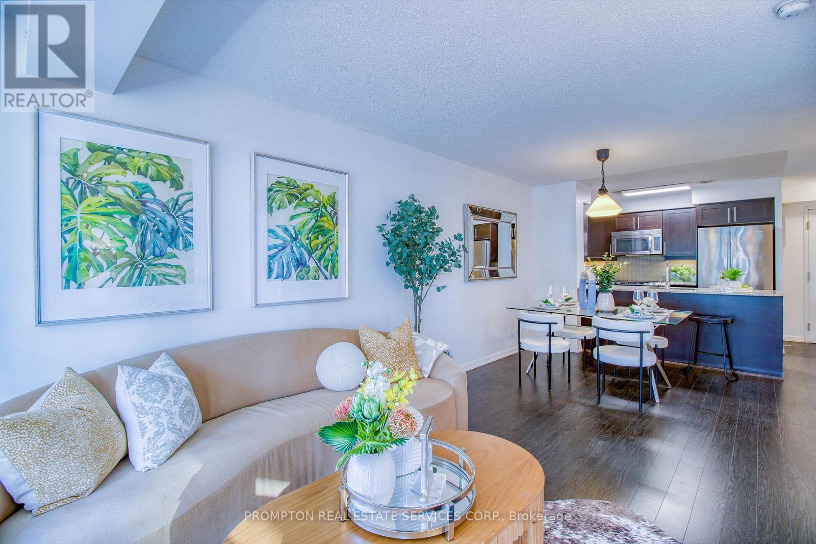 916 - 35 BASTION STREET