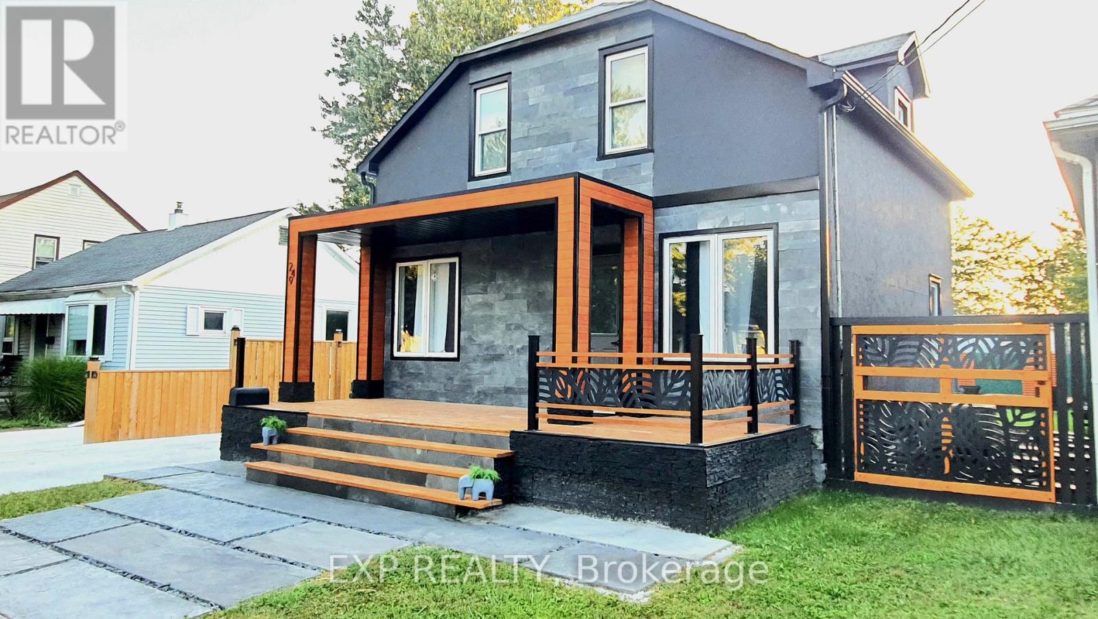 249 WALLACE AVENUE S