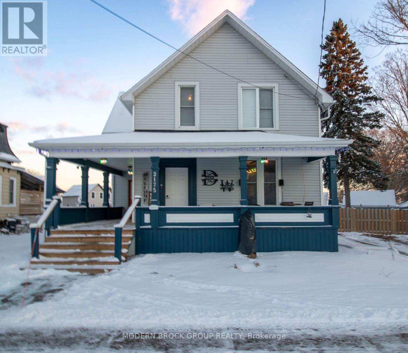 2175 DUNDAS STREET S