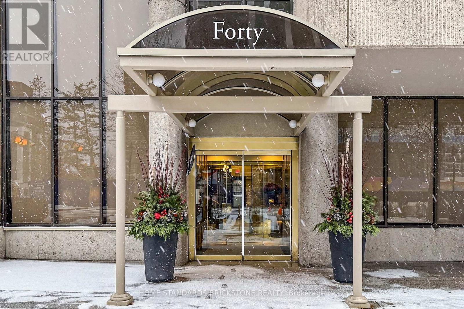 1001 - 40 ROSEHILL AVENUE