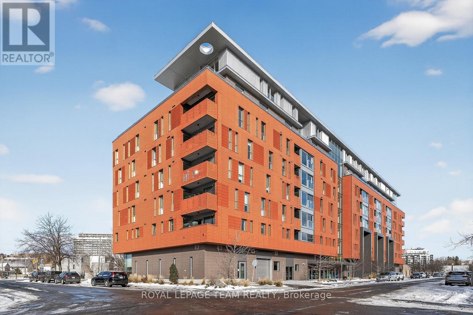 608 - 135 BARRETTE STREET