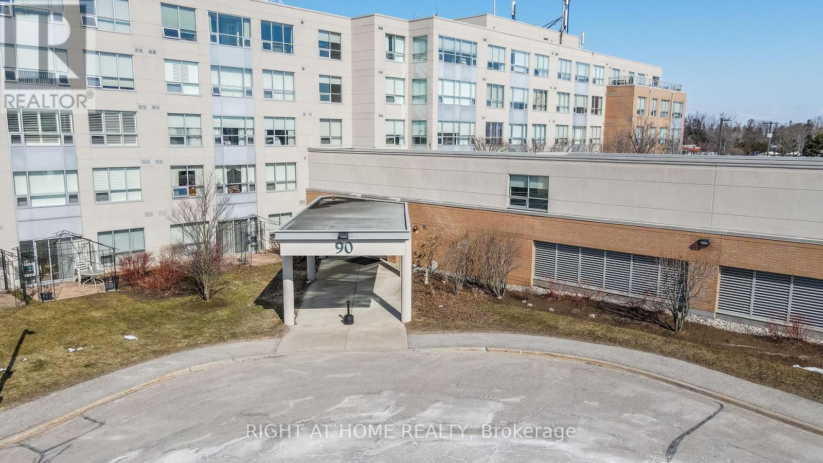 106 - 90 DEAN AVENUE