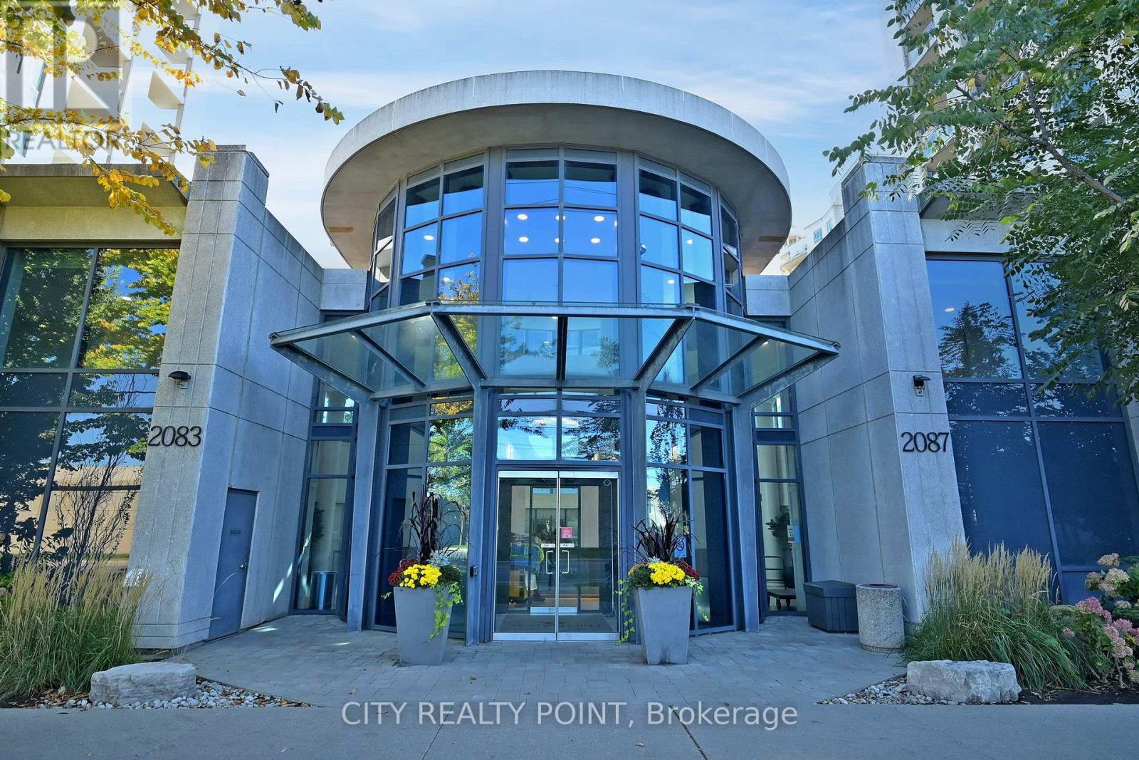 1006 - 2087 LAKE SHORE BOULEVARD W