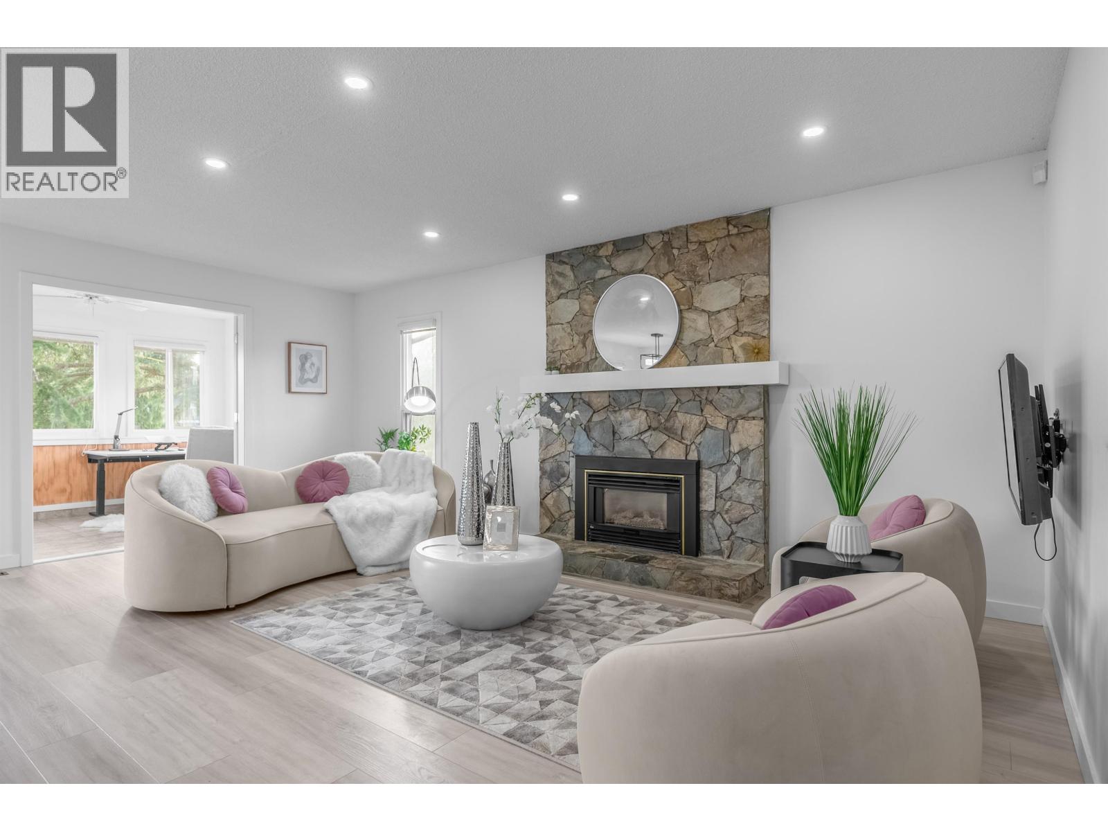 3515 RICHMOND STREET