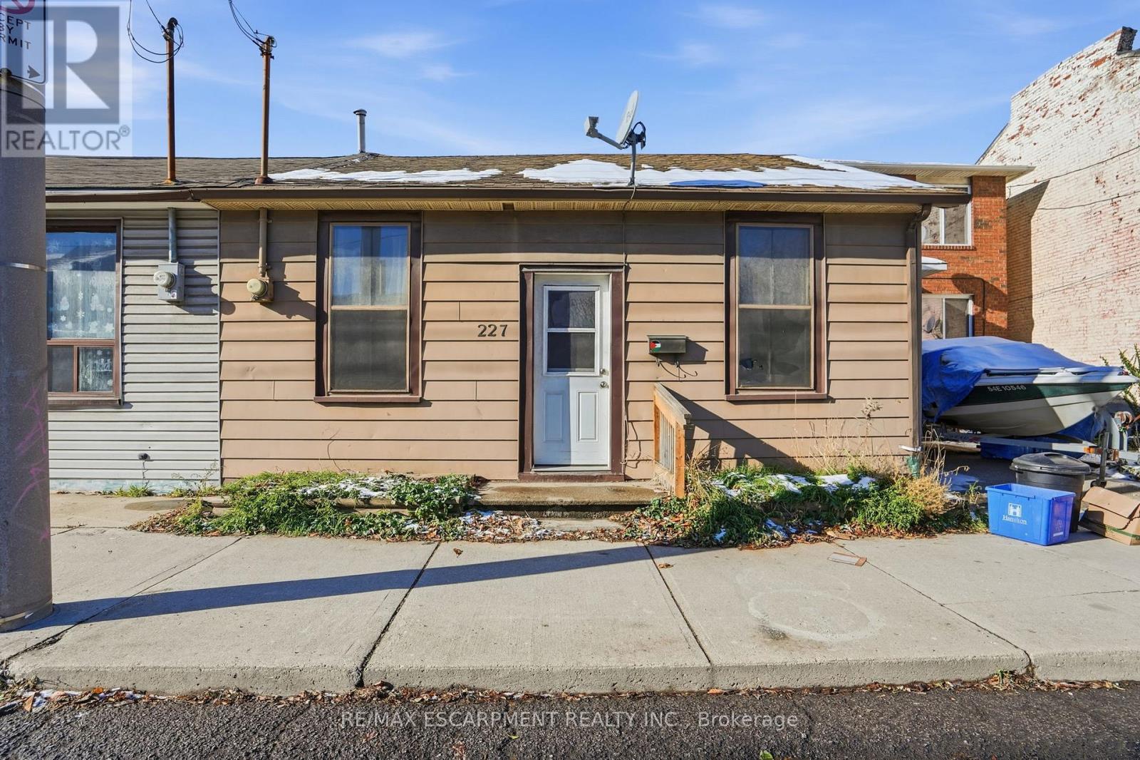 227 WELLINGTON STREET N