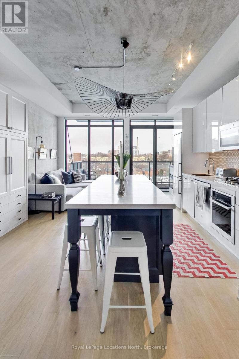 619 - 608 RICHMOND STREET W