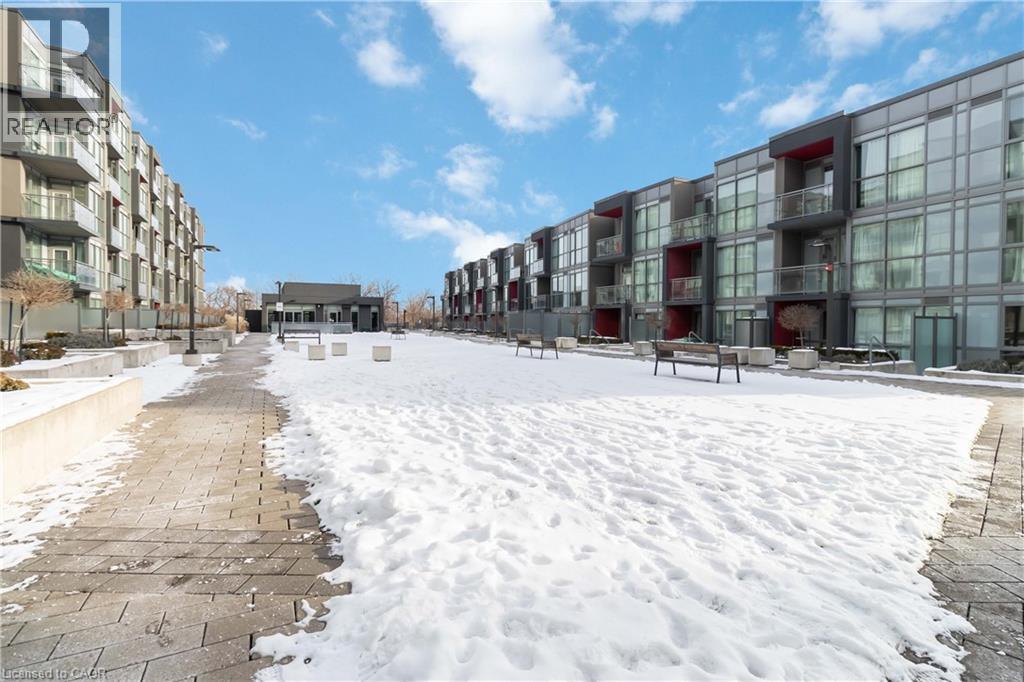 5220 DUNDAS Street Unit# D422