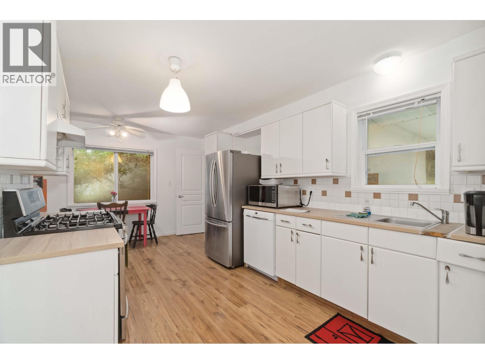 2026-2028 COLUMBIA STREET