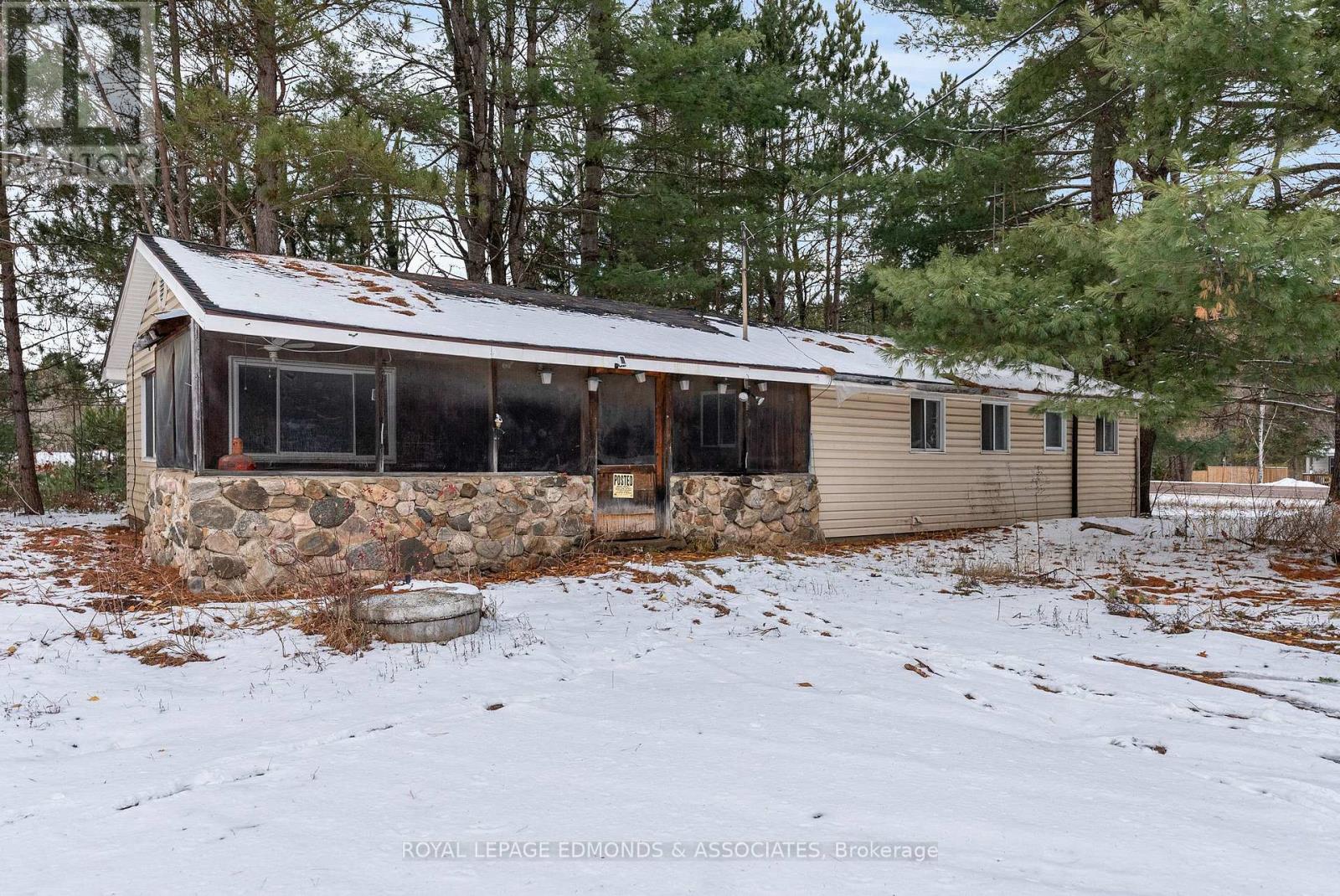 2815 ROUND LAKE ROAD