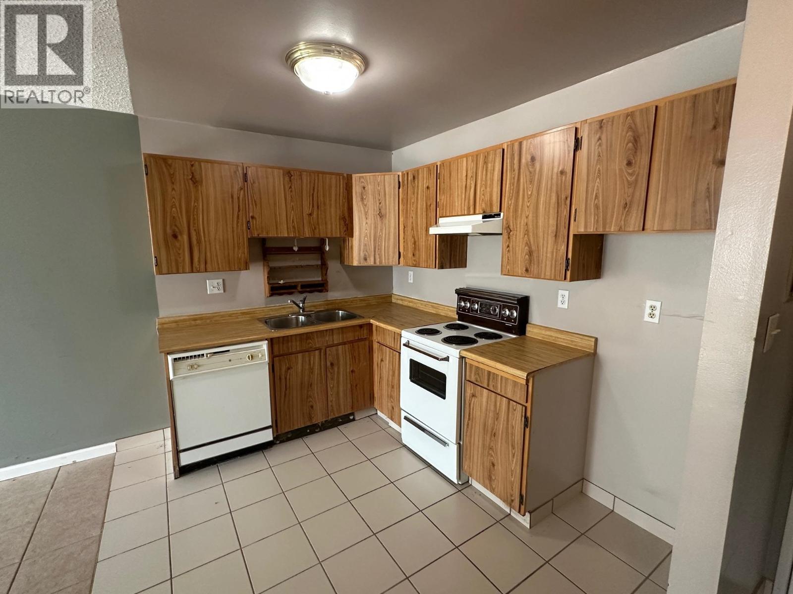 104 1122 KING ALBERT AVENUE