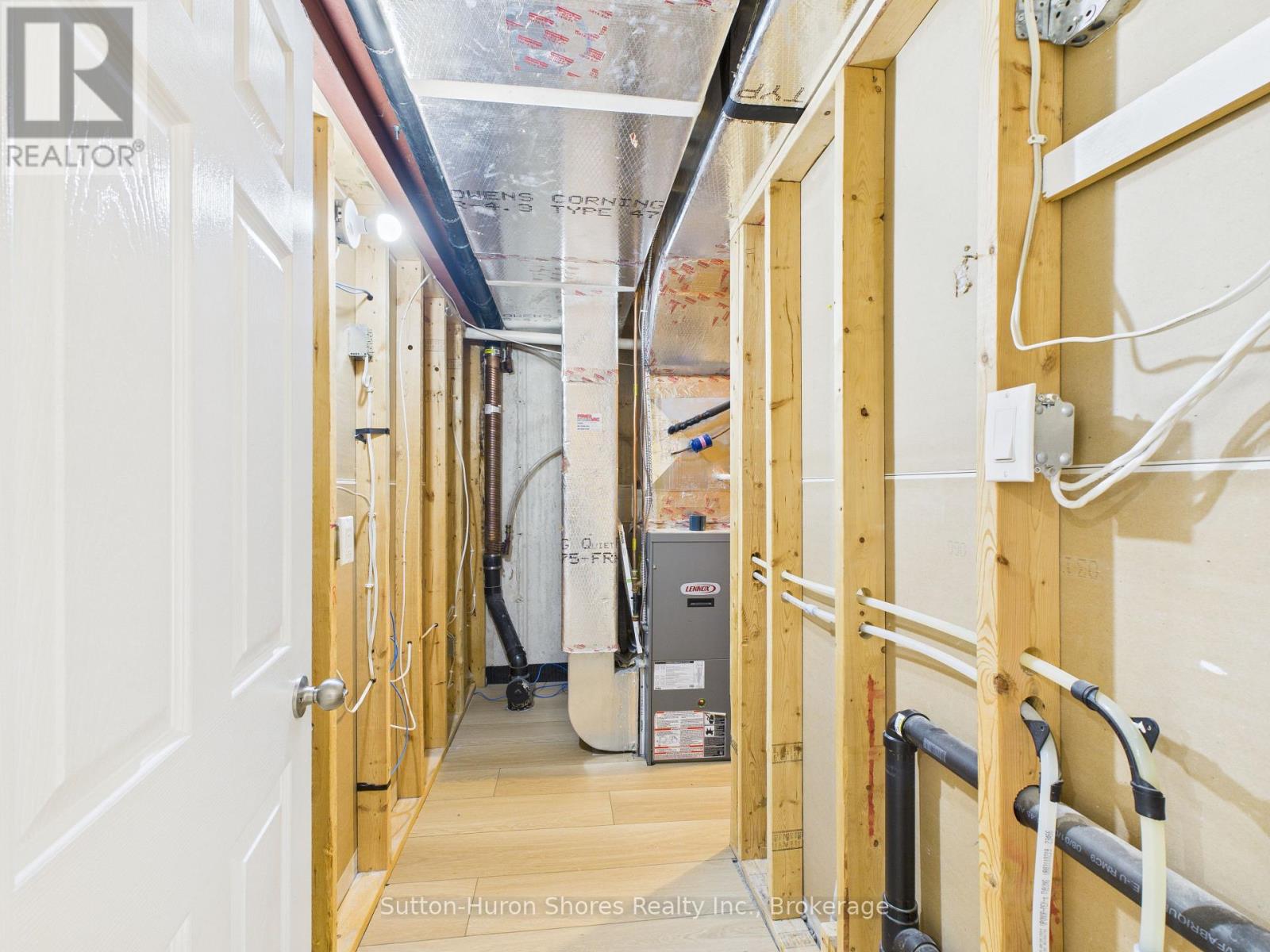 2 - 409 JOSEPH STREET