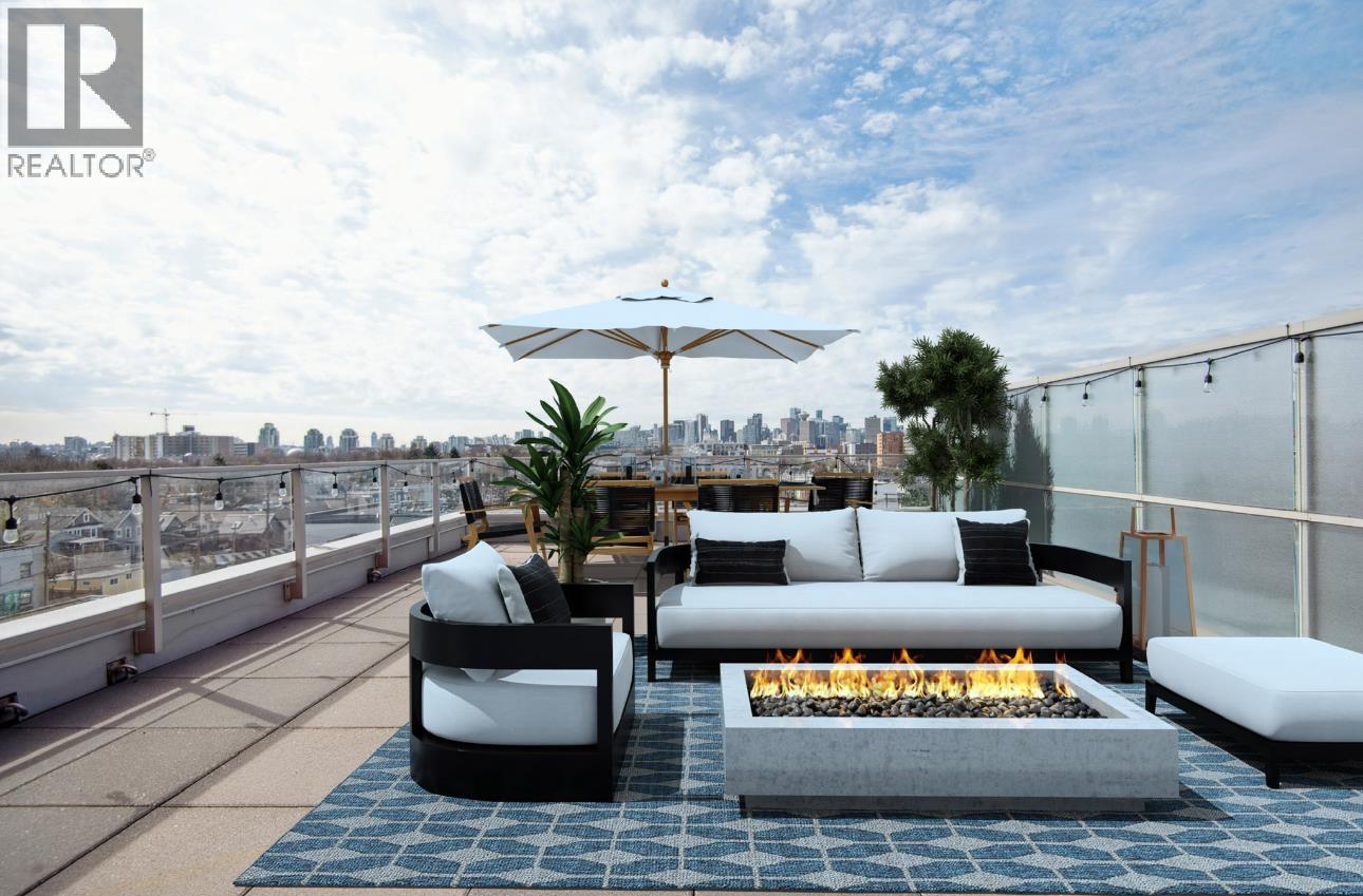 808 933 E HASTINGS STREET