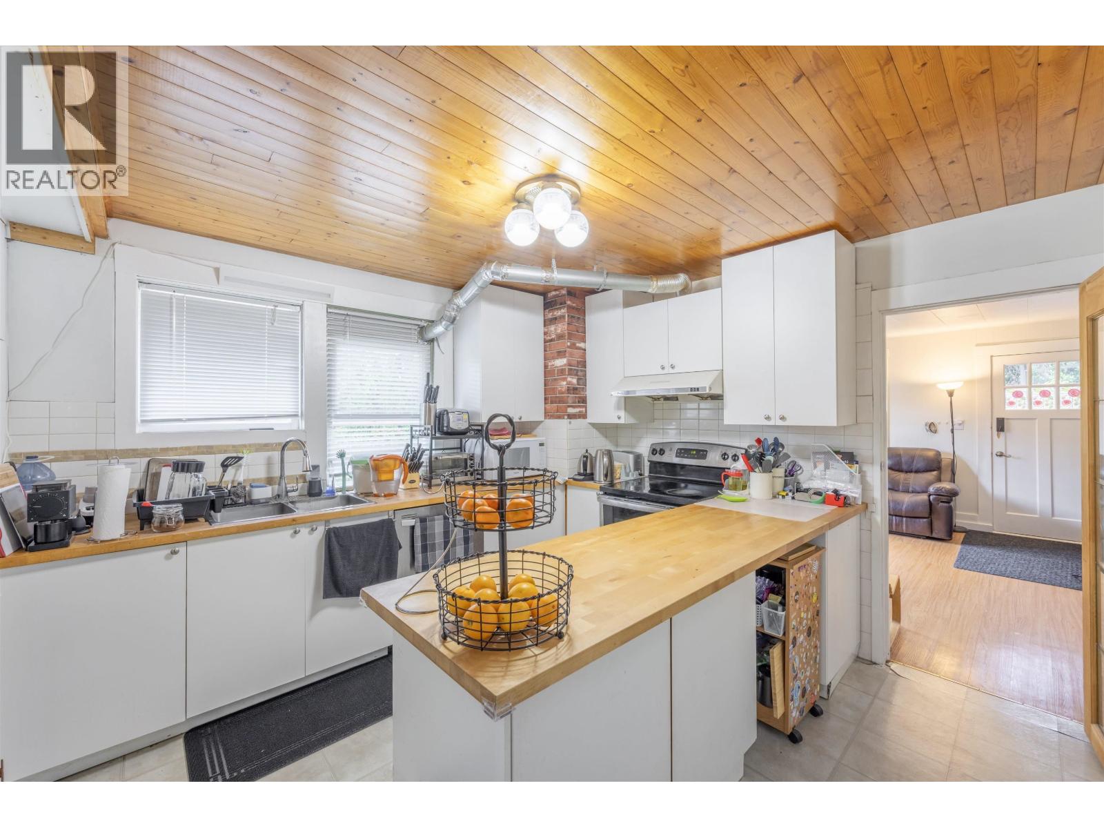 634 ROCHESTER AVENUE