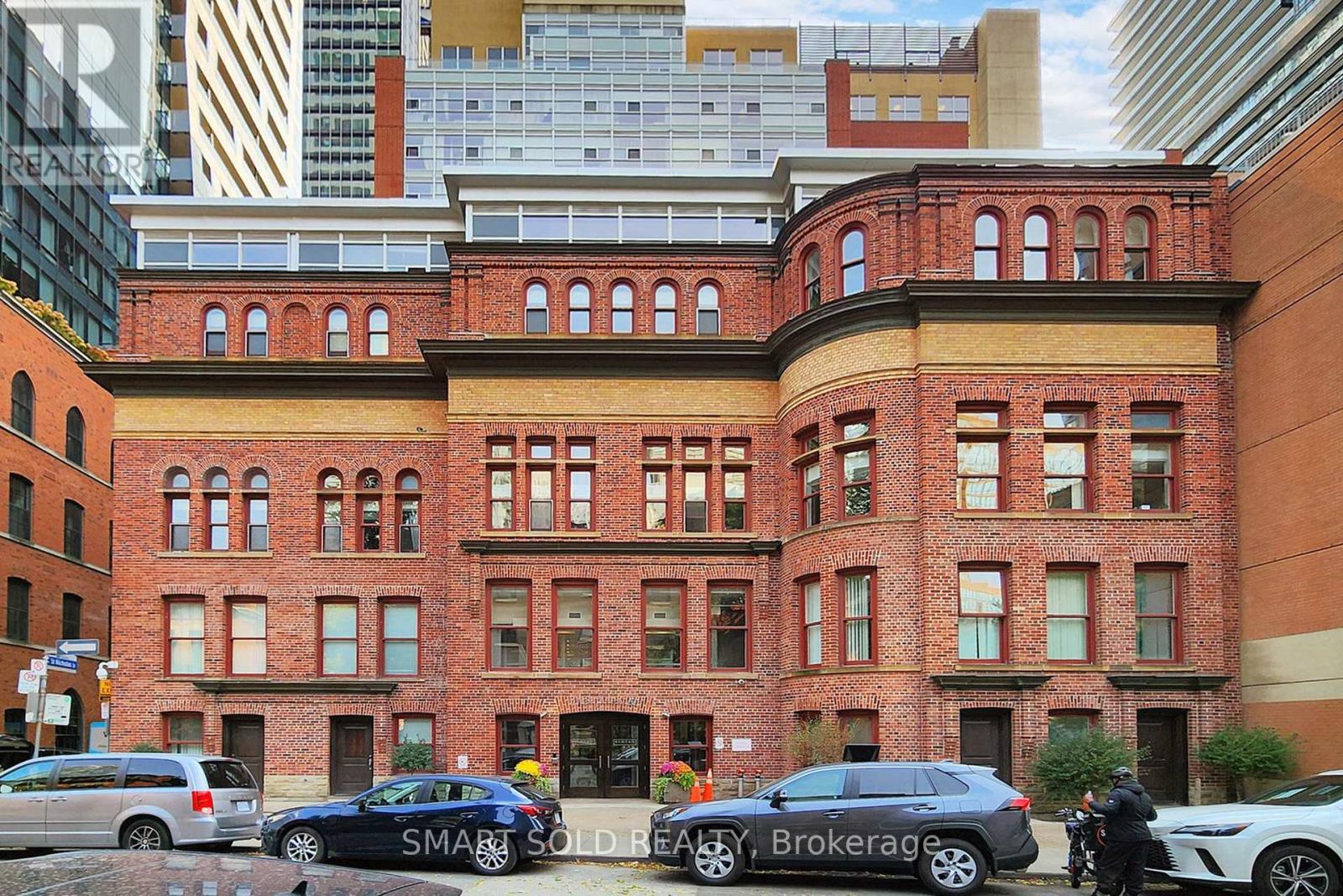 1612 - 11 ST JOSEPH STREET