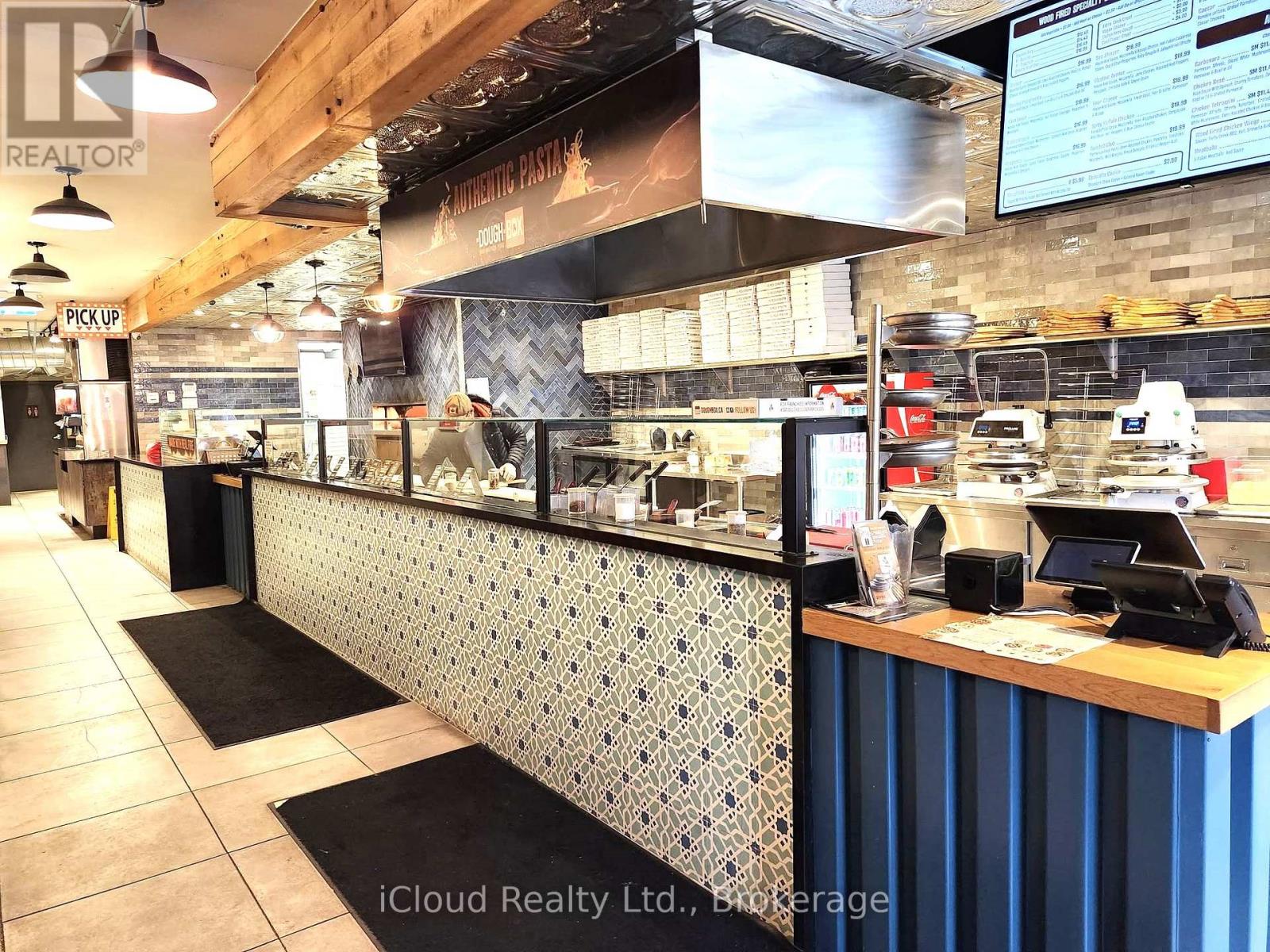 162 LAKESHORE ROAD E