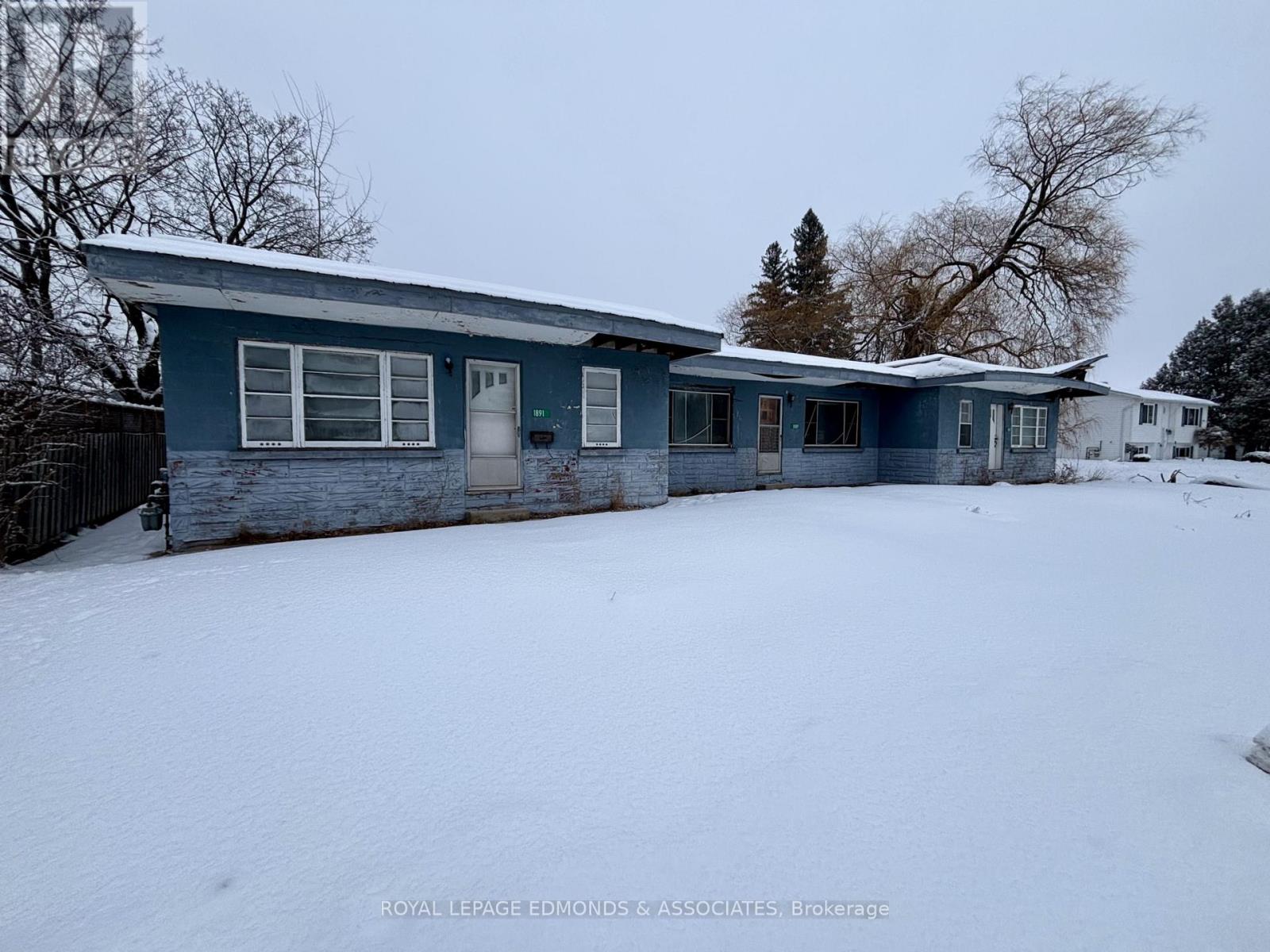 1887 PETAWAWA BOULEVARD