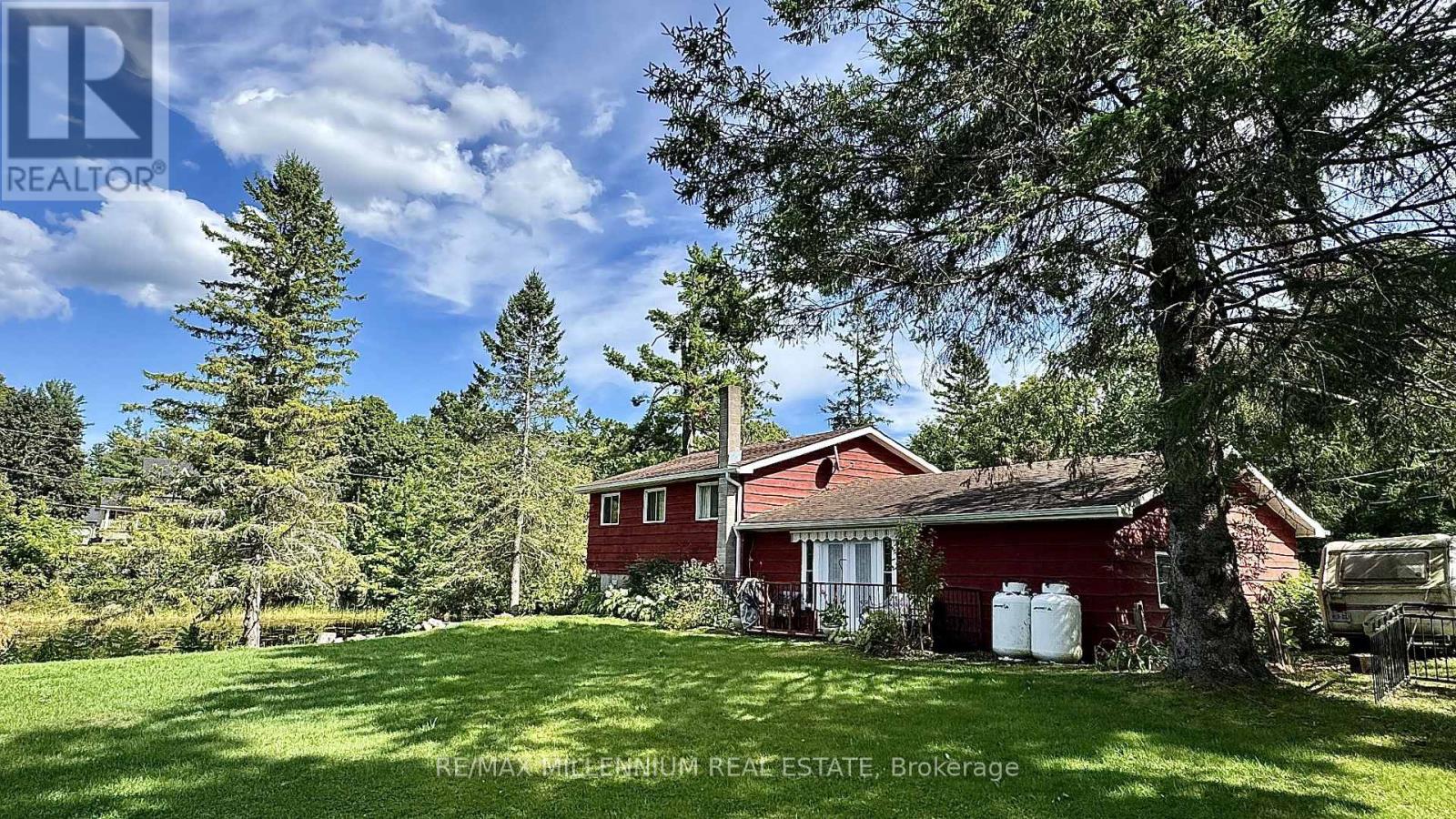 3741 CEDAR RAPIDS DRIVE S