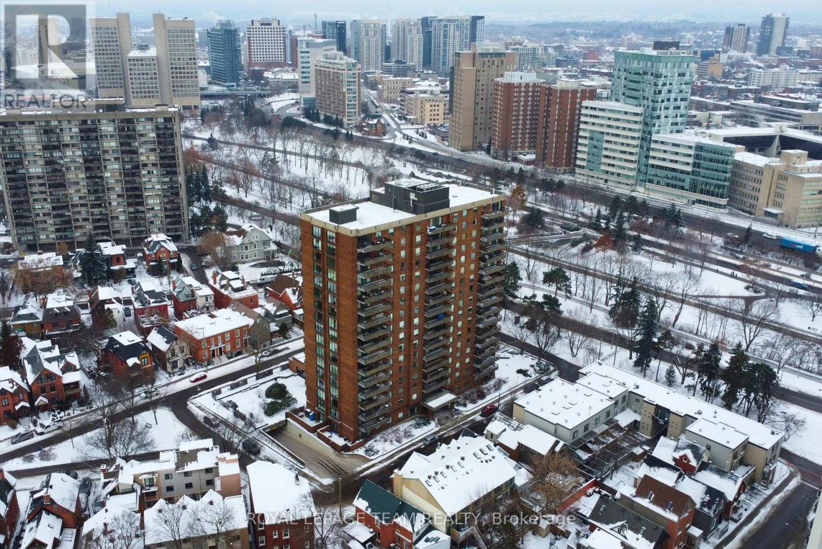 101 - 20 THE DRIVEWAY DRIVE