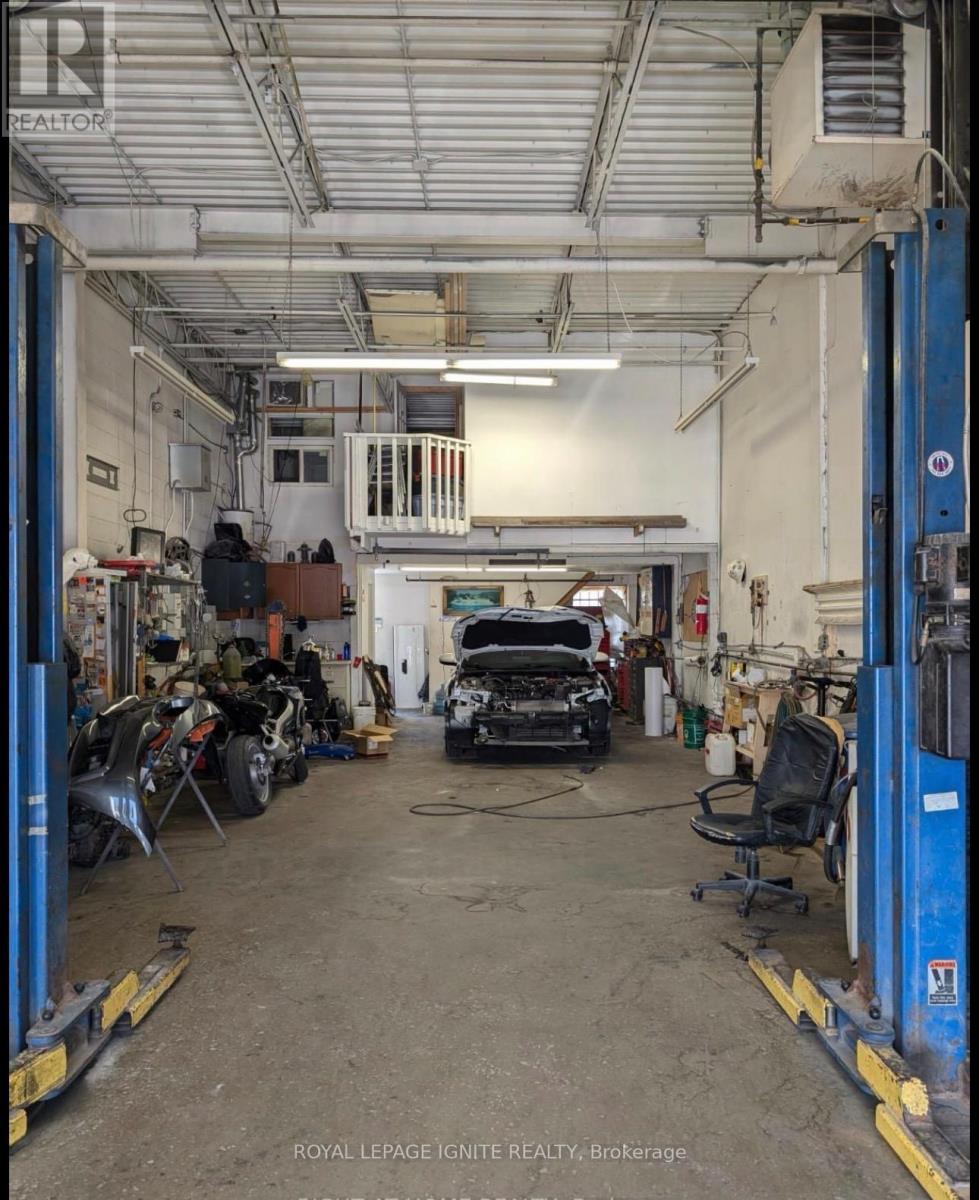 8 - 86 MELFORD DRIVE