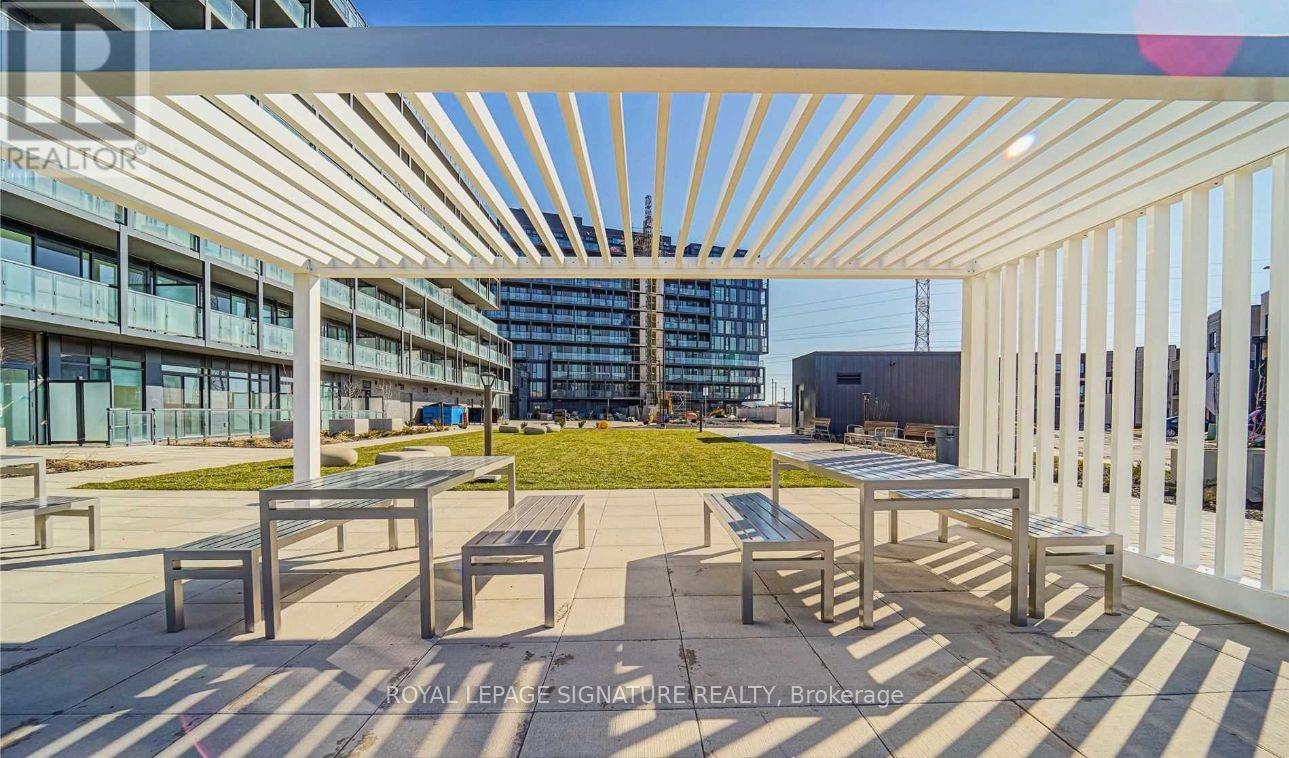 B520 - 3200 DAKOTA COMMON