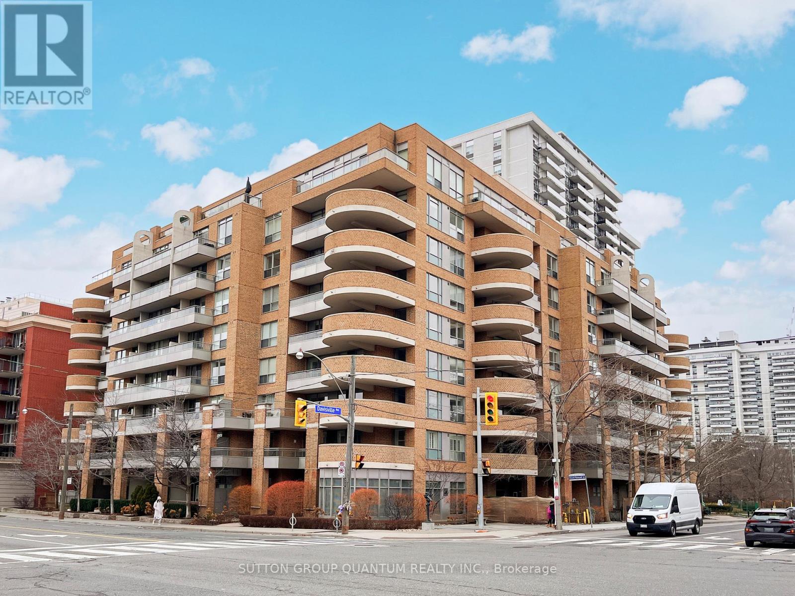 302 - 245 DAVISVILLE AVENUE