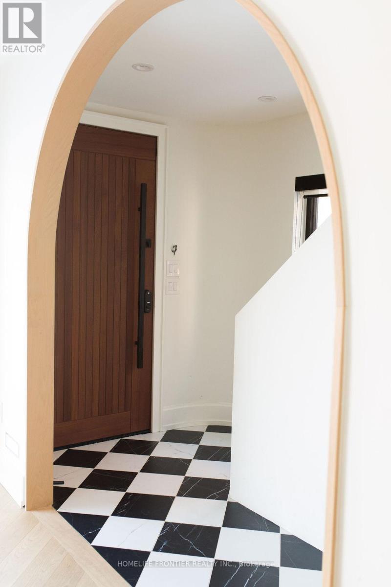 127 GLENVALE BOULEVARD