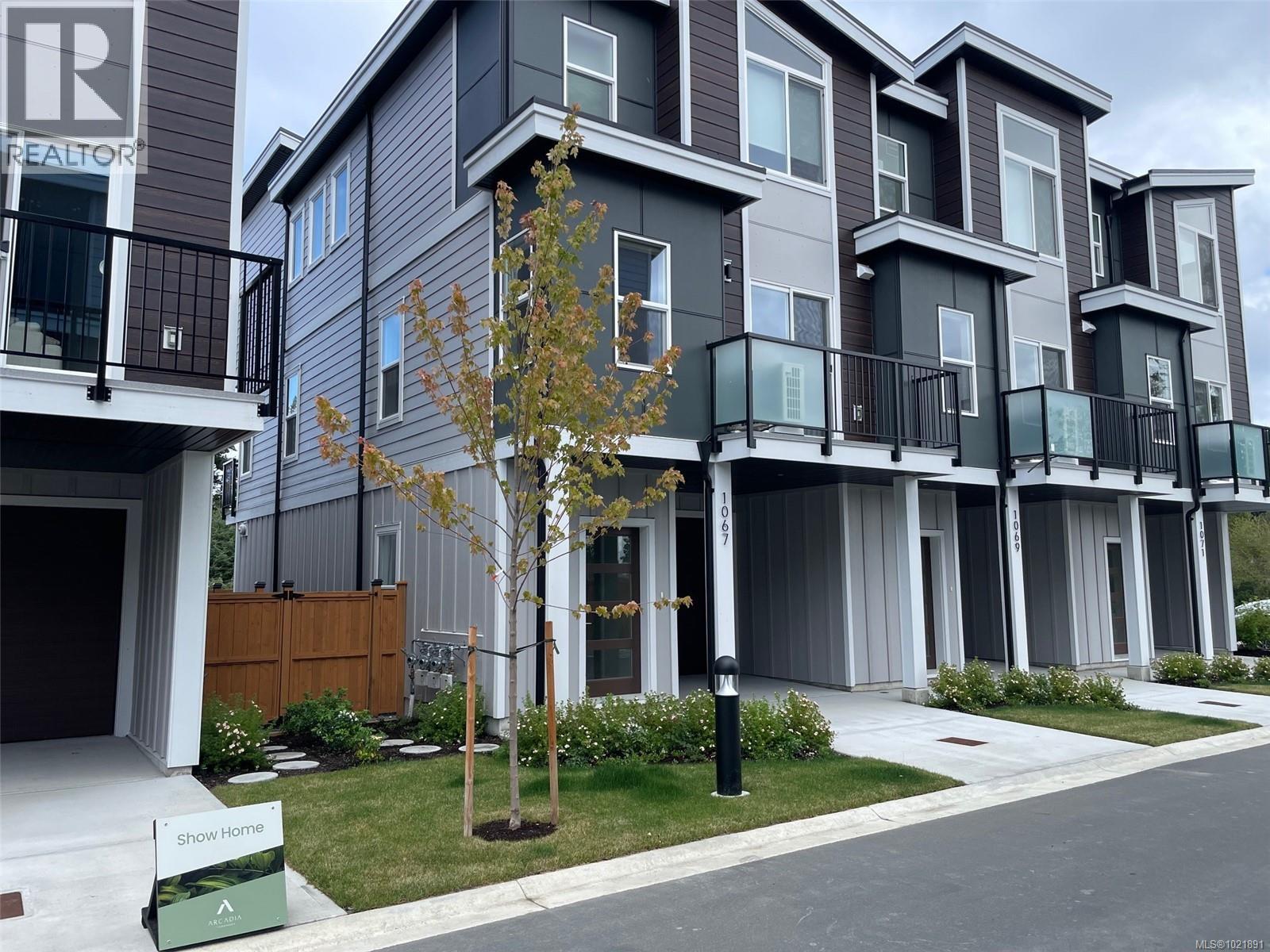 1063 Arcadiawood Lane