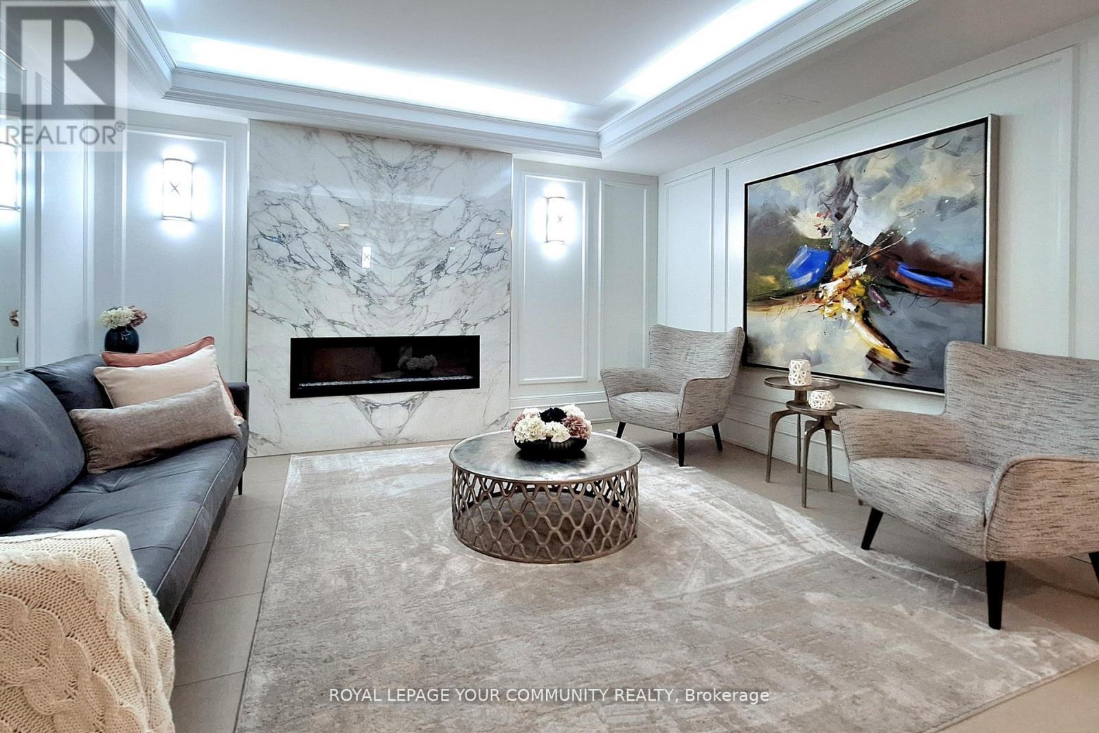 205 - 309 MAJOR MACKENZIE DRIVE