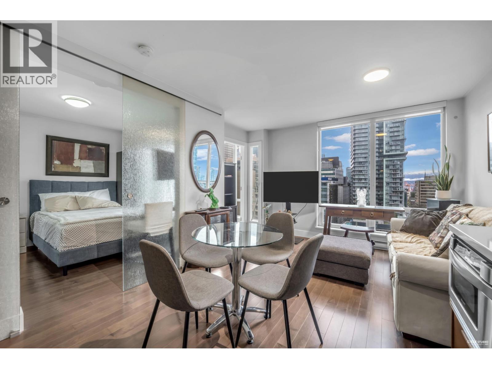 1602 535 SMITHE STREET