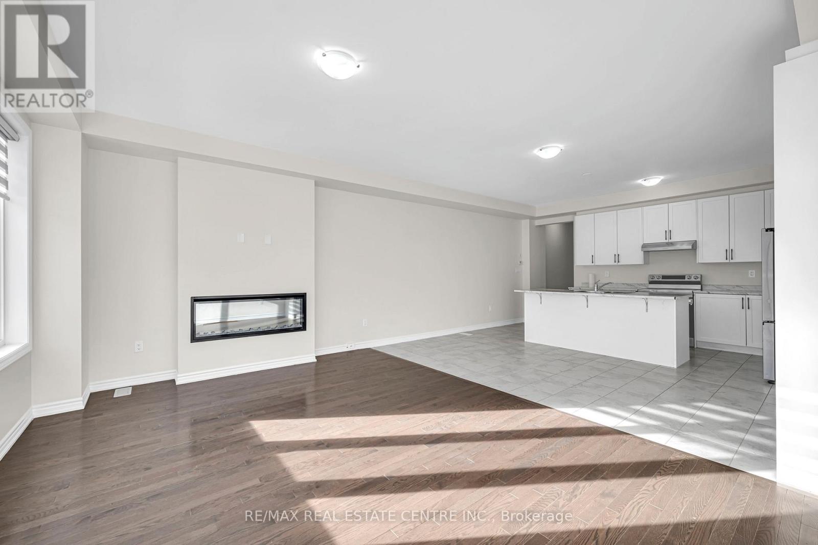 11 DONALD FICHT CRESCENT