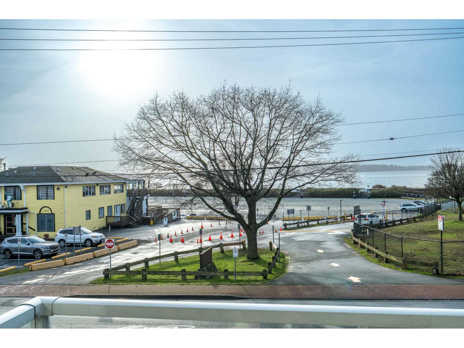 204 15777 MARINE DRIVE