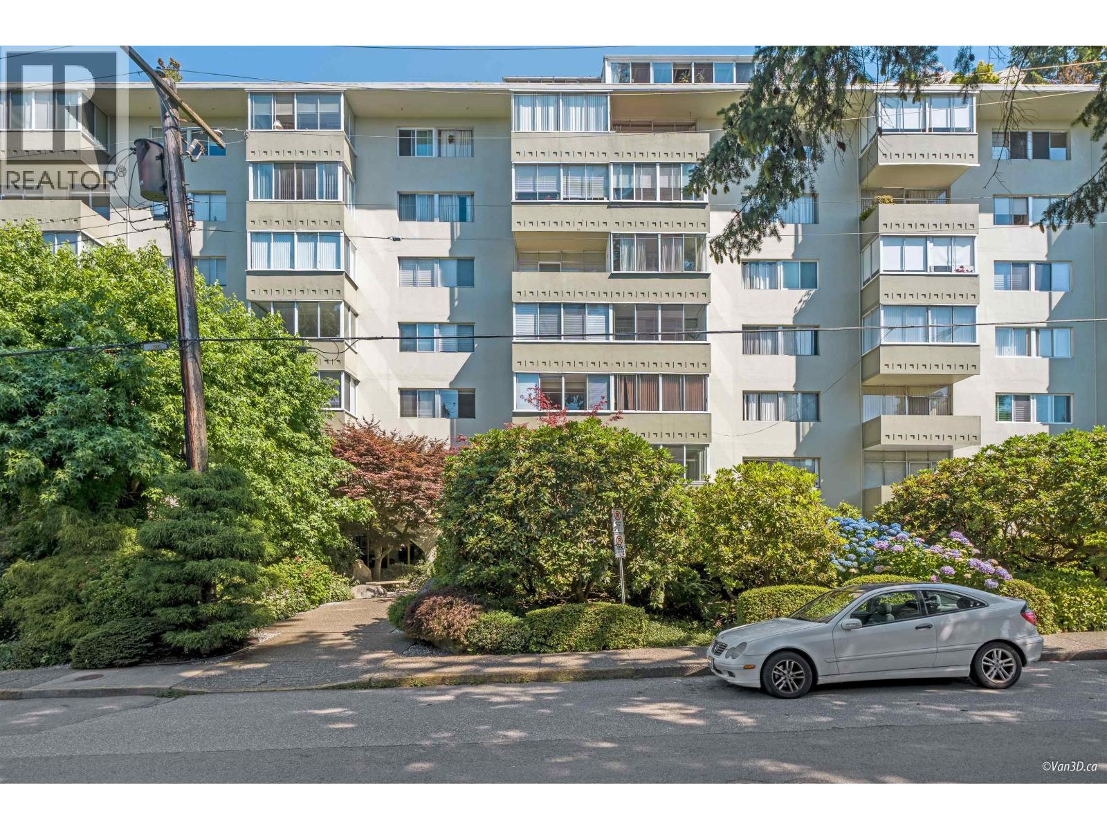308 1425 ESQUIMALT AVENUE