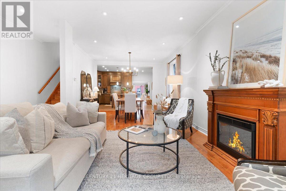 336 EMERALD STREET N