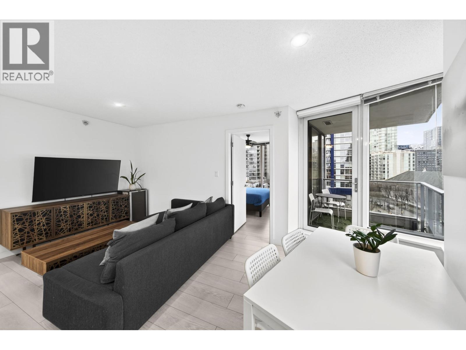 1202 188 KEEFER PLACE