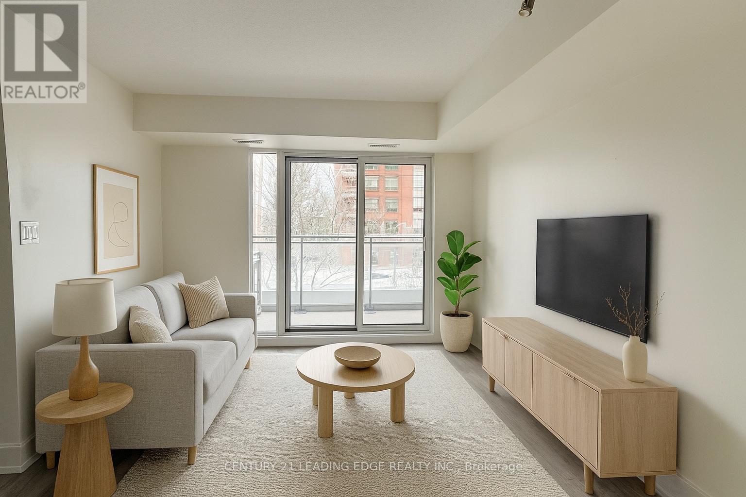 215 - 801 SHEPPARD AVENUE W