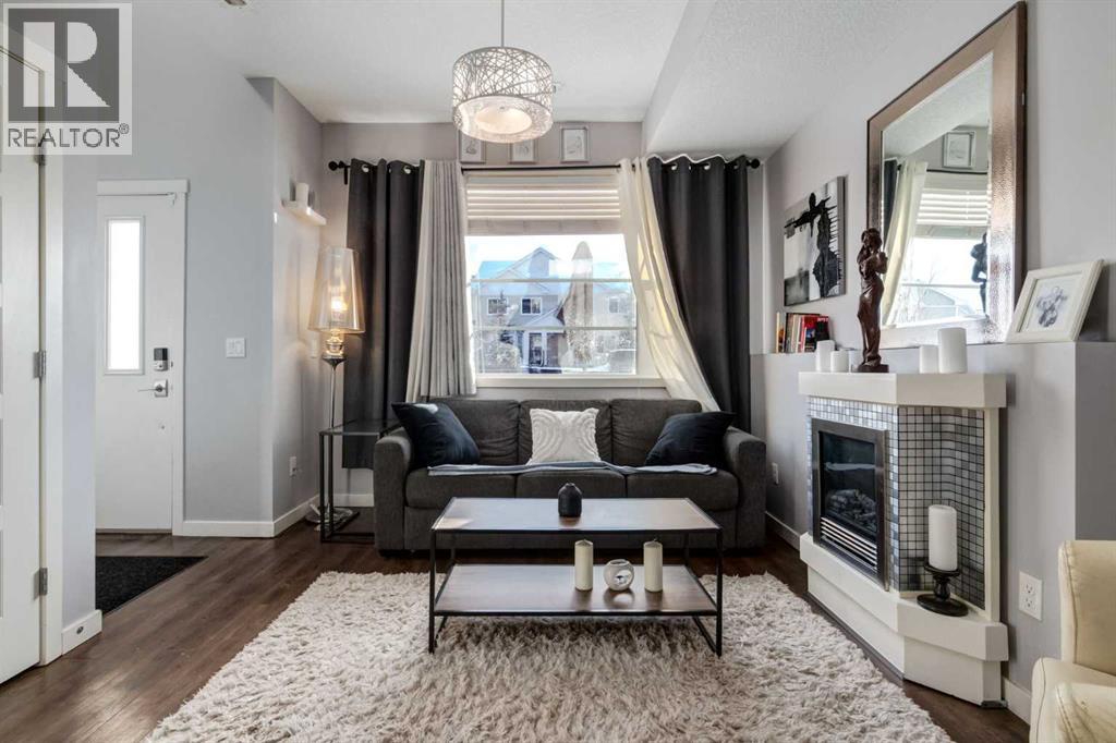 415 Saddlemont Boulevard NE