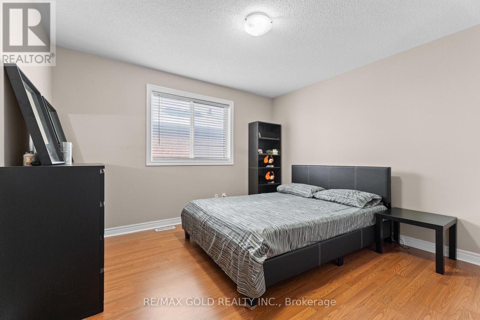 23 RUNNYMEDE CRESCENT