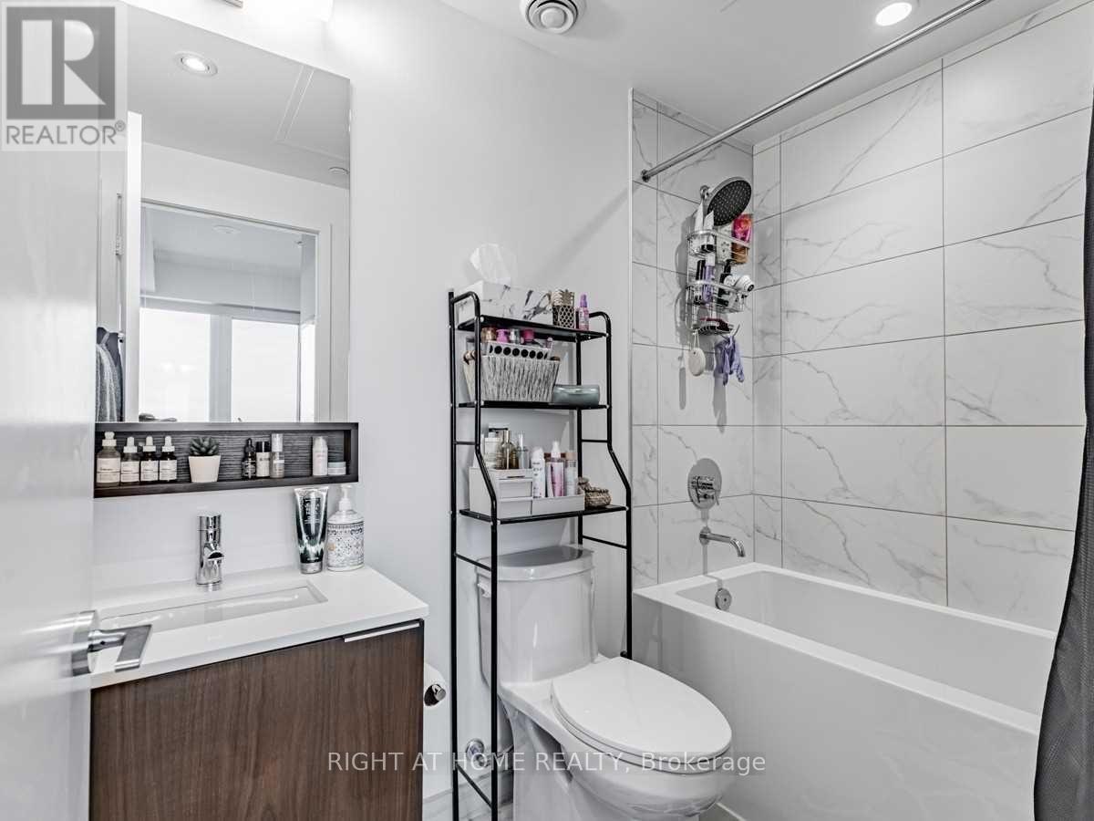 5206 - 5 BUTTERMILL AVENUE