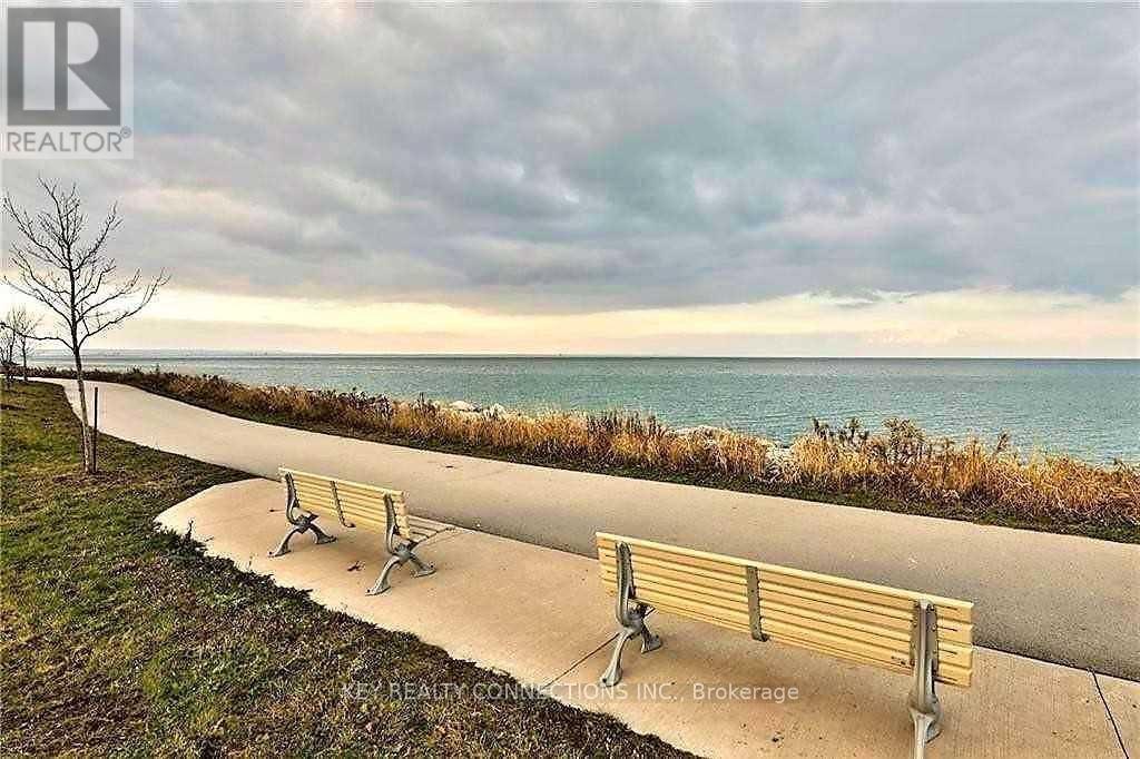 225 - 101 SHOREVIEW PLACE