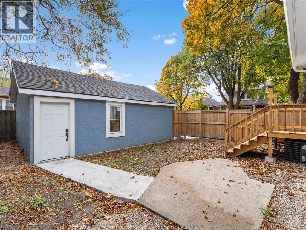 425 Hanna STREET West