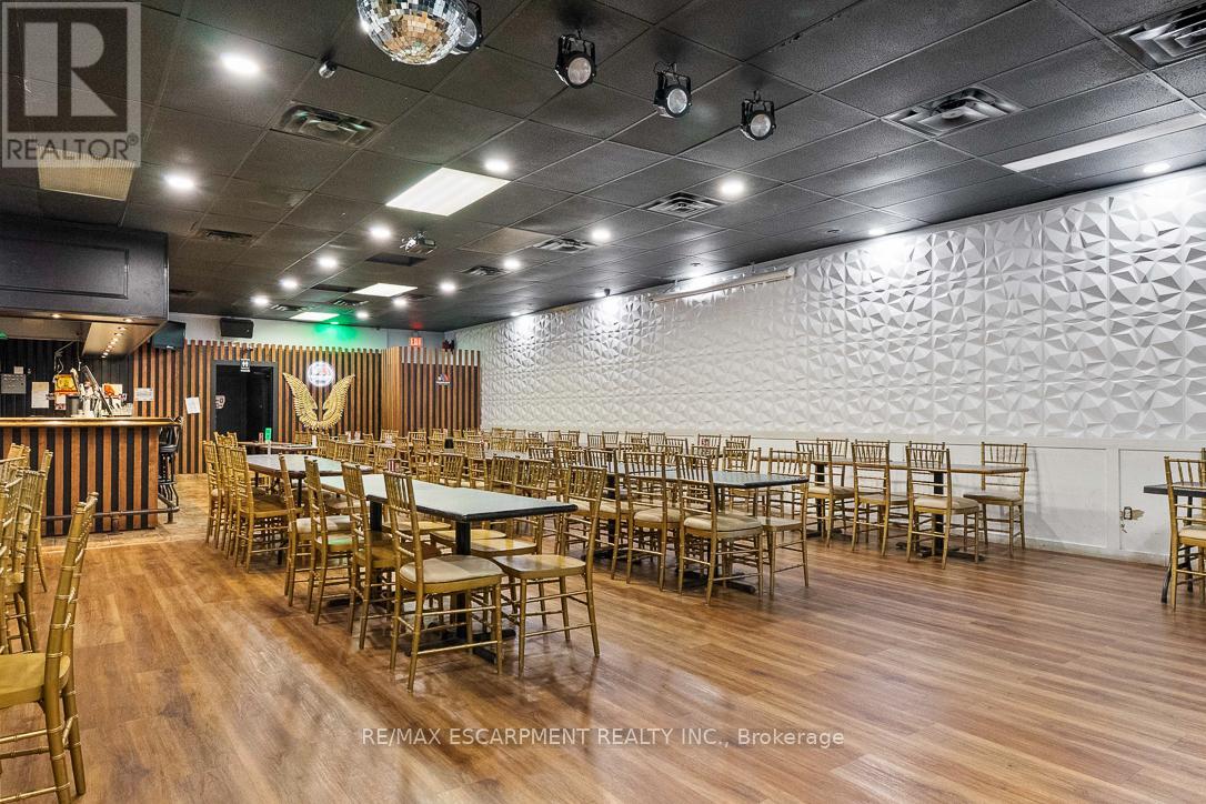 8 - 833 WESTLOCK ROAD