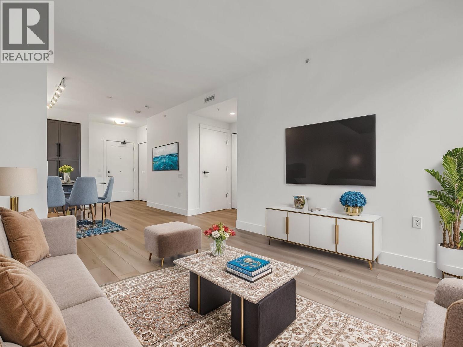 803 8750 UNIVERSITY CRESCENT